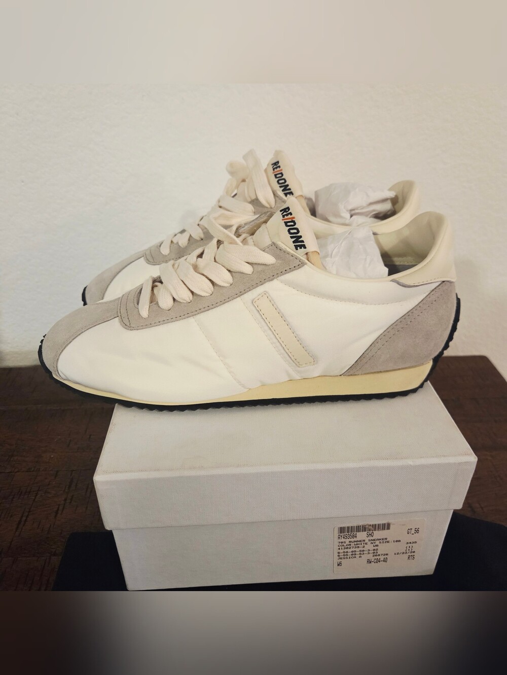 RE/DONE NIB 70s Vintage Runners/Sneakers in White Cream Size EU 40/US 10B